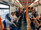 Salah besar ke minum air dalam tren?