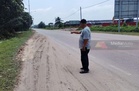 Lori bawa sisa Singapura: Jalan retak, kotor – JKR