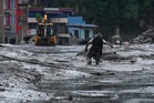 Pasukan penyelamat cari 1,000 mangsa hilang selepas tsunami lumpur