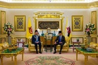 Anwar, Sultan Brunei adakan pertemuan empat mata sempena ALC-27