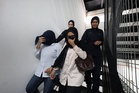 Dua rakan didakwa perdaya pesara urusan bayar tunggakan cukai