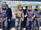 Polis tingkat kawalan keselamatan di istana, pejabat kerajaan negeri