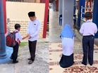 [VIDEO] ‘Solat subuh dulu, baru masuk kelas’