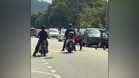 [VIDEO] Orang ramai berpakat lapor penunggang L langgar lampu merah