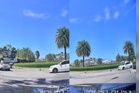 Polis kesan kereta Kia Forte putih