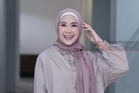 Seorang bekerja, seorang lagi mesti berada di rumah – Intan Ladyana