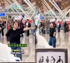 Wanita China buat kecoh di KLIA kurang siuman, lupa ambil ubat