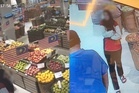 Kes tular wanita mencuri di pasar raya selesai secara baik