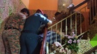 Wanita 100kg diusung bomba keluar rumah