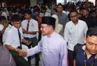 ‘Mata bertentang mata, lidah kelu’ kenangan bertemu Azizah – PM