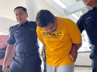 Peniaga mengaku salah dera anak tiri guna ‘hanger’