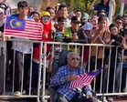 [VIDEO] Tun M pilih berpanas bersama rakyat sambut merdeka di Putrajaya