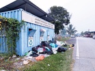 Tong kitar semula tempat buang sampah
