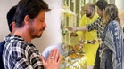 Lakukan ritual agama Hindu, Shah Rukh Khan dikecam netizen