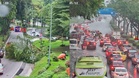 Pokok tumbang di Jalan Istana, banjir kilat di Jalan Kuching