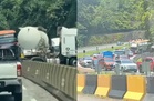 [VIDEO] Terperangkap 2 jam dalam kemalangan selepas selekoh Janda Baik