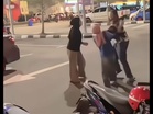 Gambar tersebar di media sosial, tiga gadis bergaduh