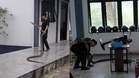 ‘Cleaner’ cuma pakai penyapu tangkap King Cobra