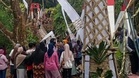 [VIDEO] Sia-sia potong reben, jambatan roboh semasa majlis perasmian