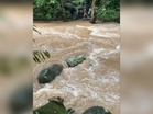 Dua remaja lelaki terperangkap kejadian kepala air