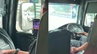 [VIDEO] ‘Patutlah bas senget, memandu sambil tengok live’