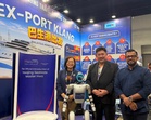 Robot, Master Hwa layani tetamu di Adora Mediterranea