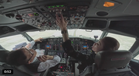 [VIDEO] Pasangan Diraja Thailand curi tumpuan terbangkan sendiri Boeing 737