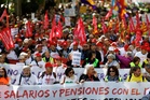 25,000 berarak di Madrid tuntut lindungi skim pencen