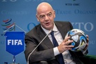 Infantino sukar pertahan jawatan
