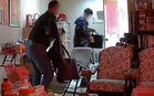 [VIDEO] 10 minit dua lelaki pecah rumah