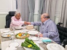 Raja Perlis ziarah Tun M di IJN, ramai lega lihat semakin sihat