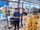 Sembunyi 3,383 peket minyak masak di gudang pakaian terpakai