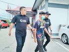 Remaja mengaku salah tunjuk kemaluan kepada isteri orang