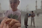 [VIDEO] Tengku Hassanal main hujan di Masjidil Haram
