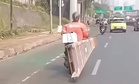 ‘Siapa yang pesan tangga?’