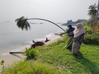 Rumah hanya tinggal semeter dari laut