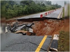 Lubang benam sedalam 8 meter, jalan projek LTU Gua Musang ditutup