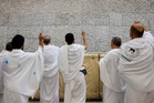Pilgrims perform symbolic ‘stoning of the devil’ near Mecca during final Haj rites