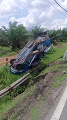 Johor police arrest 19‑year‑old, seize Mercedes after deadly five‑vehicle crash near Renggam
