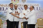 Anwar, Abang Johari witness Bintulu Port handover to Sarawak