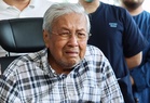 Dr Mahathir sheds tears during visit to Dr Hasmah’s grave three days after her death (VIDEO)