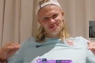‘Part-Time’ Pemain Bola, ‘Full-Time’ YouTuber? Vlog Haaland Sebelum Bertemu Brazil Raih Perhatian Netizen