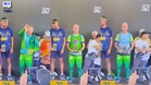 Gara-Gara Penaja Terlalu Ramai, Pelari Ini Tukar Baju Berkali-Kali Atas Podium