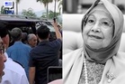“Alhamdulillah Nampak Semakin Bersemangat” – Tun M Tidak Lagi Guna Oksigen Ketika Ziarah Pusara Tun Hasmah