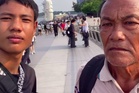 Remaja Thailand Sanggup Tempuh Hampir 2,000km Bawa Datuk Ke Singapura, Kisahnya Sentuh Hati Netizen