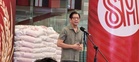 Marcos rolls out rice aid program in Manila