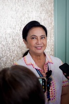 De Lima greets Robredo on her birthday