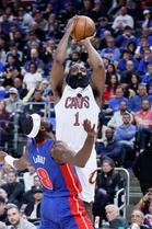 Harden scores 30 as Cavs take 3-2 series lead