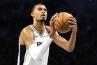 Stephon Castle gives the Spurs 32 points in a 139-109 blowout to eliminate Timberwolves in Game 6