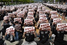 Samsung, union resume negotiations with minister mediating